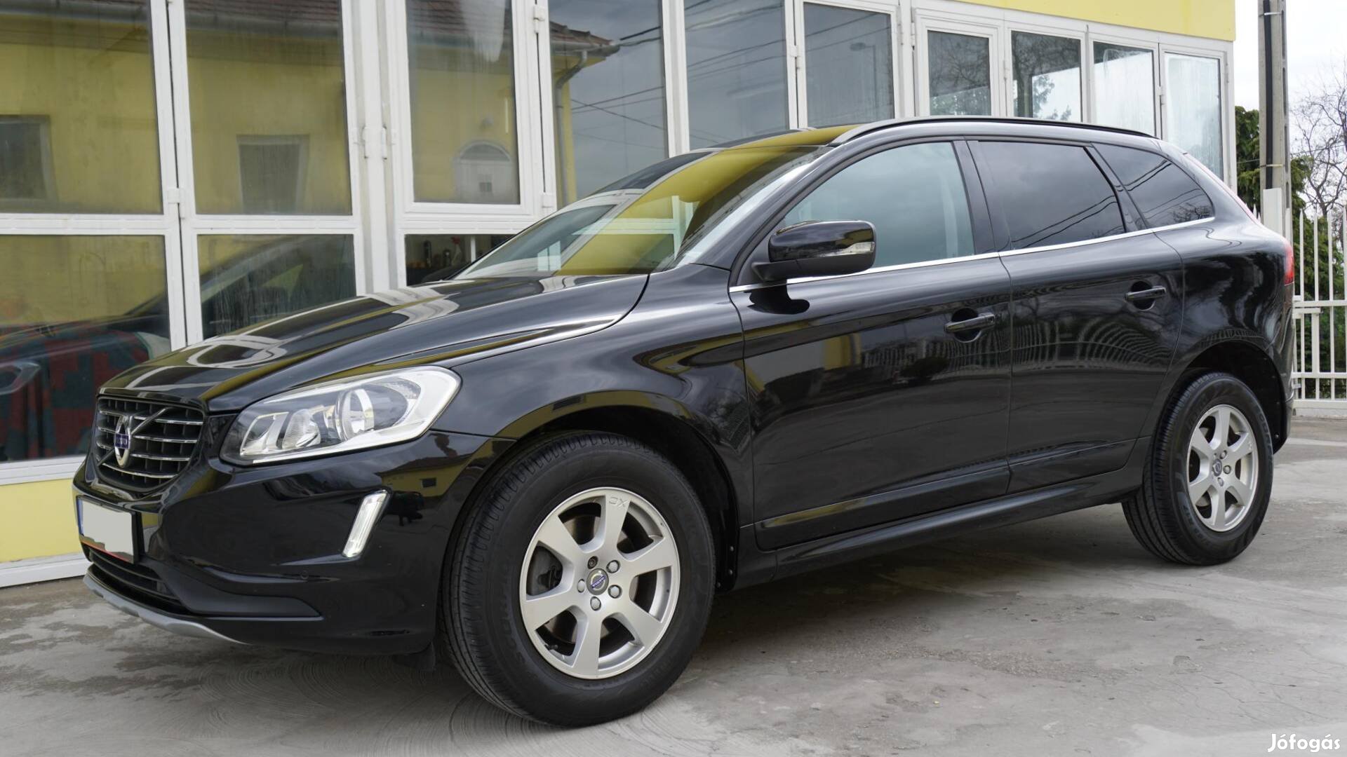 Volvo XC60 2.0 D [D3] Momentum Geartronic FWD D...